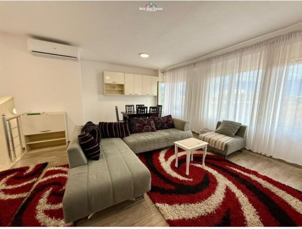 Tirane, jepet me qera apartament duplex 1+1+Ballkon Kati 1, 110 m² 600 € (kodra e diellit)