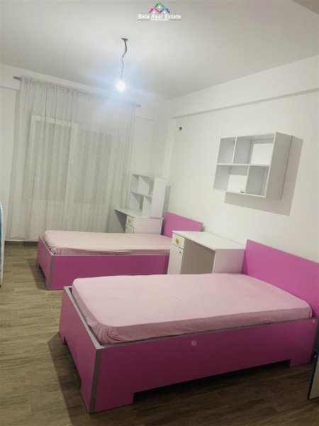 Tirane, jepet me qera apartament duplex 1+1+Ballkon Kati 1, 110 m² 600 € (kodra e diellit)