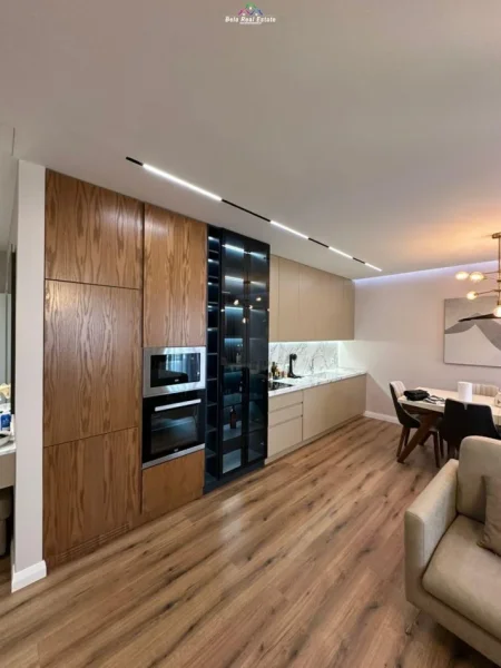 Tirane, jepet me qera apartament 3+1+Ballkon Kati 11, 126 m² 1.050 € (teodor keko)