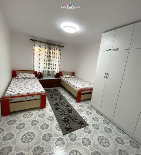 Tirane, jepet me qera apartament 2+1 Kati 4, 75 m² 600 € (PRANE SUPERMREKT SPAR)