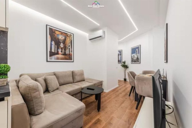 Tirane, jepet me qera apartament 1+1 Kati 5, 55 m² 700 € (PRANE SHKOLLES KONFERENCA E PEZES)