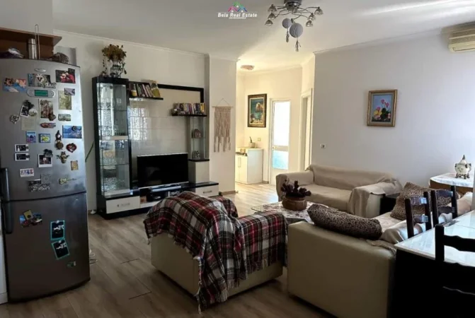 Tirane, jepet me qera apartament 2+1 Kati 3, 86 m² 550 € (PRANE UET)