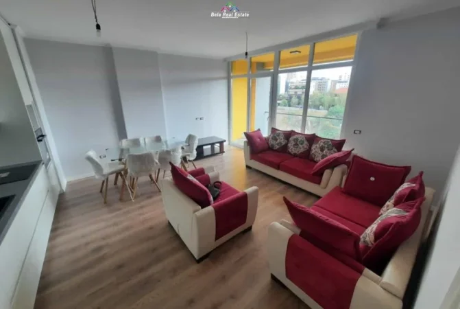 Tirane, jepet me qera zyre Kati 4, 90 m² 550 € (PALLATET BERMON)