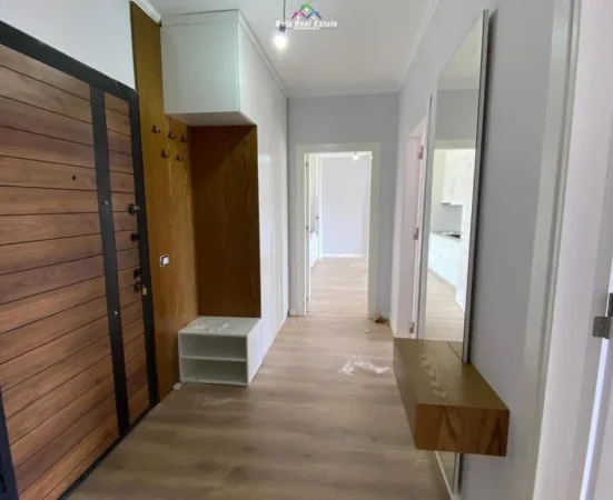 Tirane, jepet me qera zyre Kati 4, 90 m² 550 € (PALLATET BERMON)