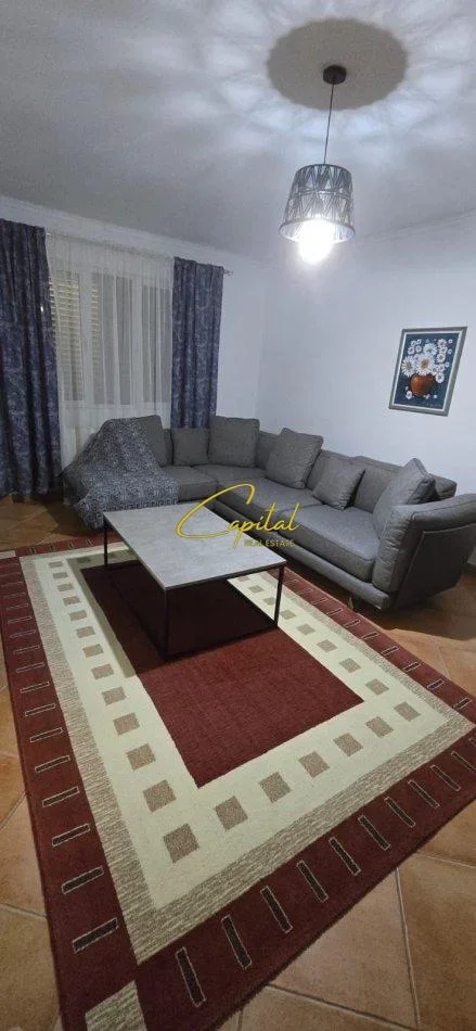 Tirane, jepet me qera apartament 3+1 Kati 2, 150 m² 700 € (QYTET STUDENTI)
