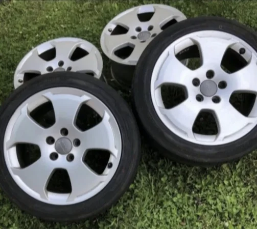 Tirane, shes disk alumini Disqe 17 Audi Golf Passat Origjinal , 170 €