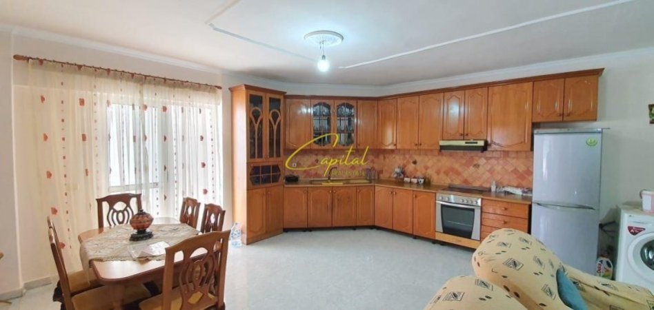 Tirane, shitet apartament 2+1 Kati 5, 87 m² 160.000 € (LAPRAKE)