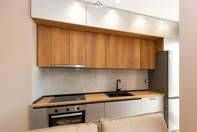 Tirane, jepet me qera apartament 1+1+Ballkon Kati 6, 60 m² 650 € (PEANE PASTICERI VALENCIA)