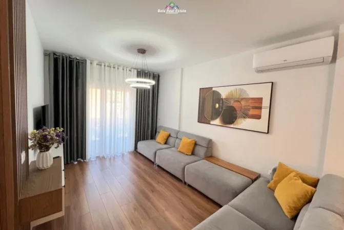Tirane, jepet me qera apartament 2+1 Kati 3, 92 m² 850 € (PRANE KISHES UNGJILLORE)