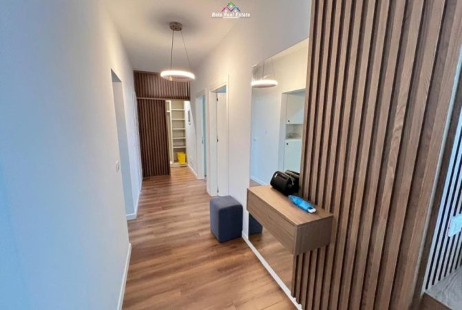 Tirane, jepet me qera apartament 2+1 Kati 3, 92 m² 850 € (PRANE KISHES UNGJILLORE)