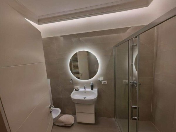 Tirane, jepet me qera apartament 2+1+Ballkon Kati 3, 113 m² 1.500 € (Park Gate Rezidence)