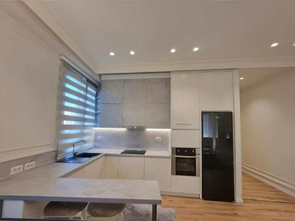 Tirane, jepet me qera apartament 2+1+Ballkon Kati 3, 113 m² 1.500 € (Park Gate Rezidence)