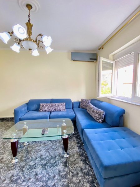 Tirane, jepet me qera apartament 2+1 Kati 2, 86 m² 700 € (mine peza)