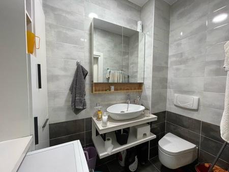 Tirane, shitet apartament 2+1 Kati 3, 76 m² 195.000 € (21 Dhjetori, Rruga Frosina Plaku)