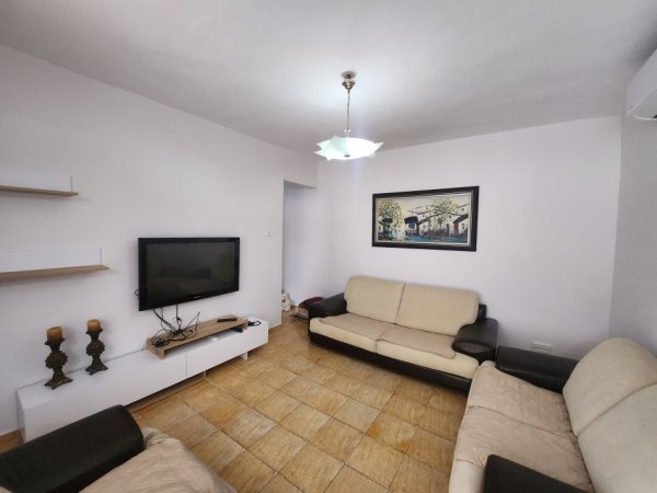 Tirane, jepet me qera apartament 2+1 Kati 0, 180 m² 700 € (Siri Kodra)