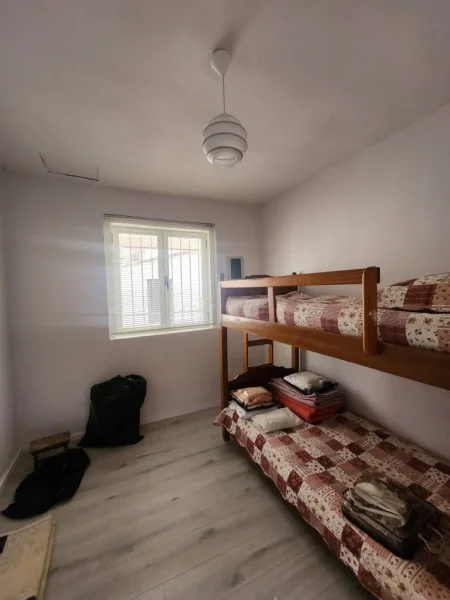 Tirane, jepet me qera apartament 2+1 Kati 0, 180 m² 700 € (Siri Kodra)