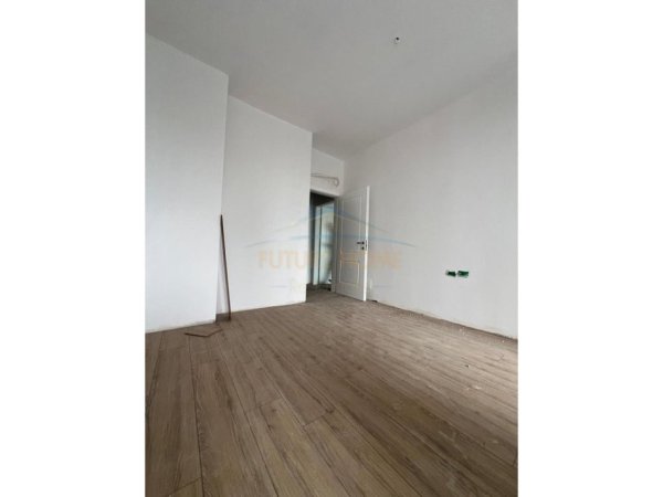 Tirane, shitet apartament 1+1+Ballkon Kati 9, 78 m² 210.500 € (Rruga e Kavajes)