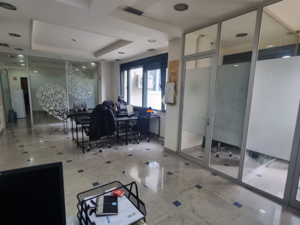 Tirane, shitet zyre Kati 3, 350 m² 1.500.000 € (SHESHI ⁠WILLSON)
