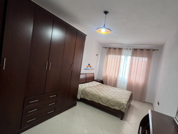 Tirane, jepet me qera apartament 2+1+Ballkon Kati 2, 90 m² 1.000 € (RRUGA TEODOR KEKO,UNAZA E RE)