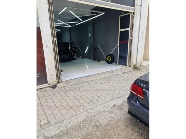 Tirane, shitet ambjent biznesi Kati 0, 73 m² 180.000 € (Unaza e Re)