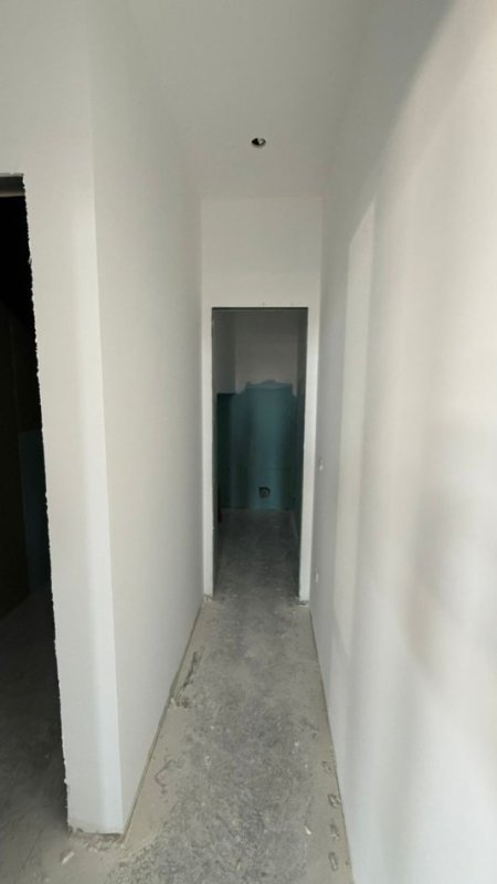 Tirane, jepet me qera magazine Kati 2, 1.000 m² 4.000 € 