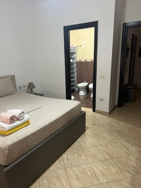 Vlore, jepet me qira apartament 2+1 ne Vlore