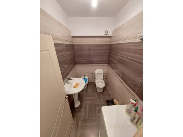Tirane, shes apartament 2+1 Kati 5, 93 m² 135.000 € (Rruga Mikel Maruli)