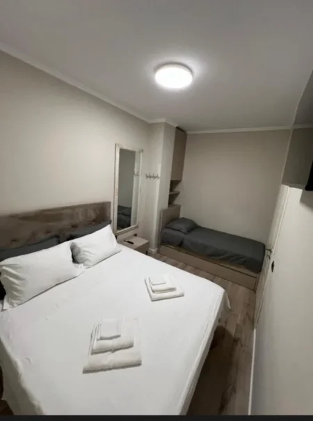 Tirane, jepet me qera apartament 1+1+Ballkon Kati 11, 69 m² 900 € (Qender)