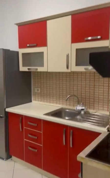 Tirane, jepet me qera apartament 2+1 Kati 2, 90 m² 500 € (Astir)