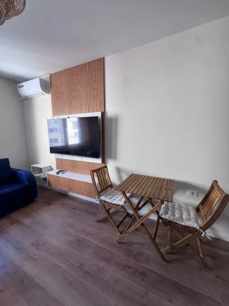 Durres, jepet me qera apartament ne plazh 1+1+Ballkon , 450 € (plazh)