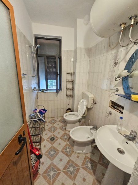 Durres, jepet me qera apartament 2+1+Aneks+Ballkon Kati 1, 80 m² 350 € 