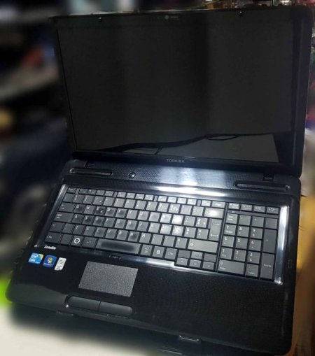 Lushnje, shes Laptop Toshiba Satellite L670-117. -17.3inch. Intel Core i3 330M .6 Gb Ram. 1Tb Hdd (1000G). -90 mij lek te vjetra