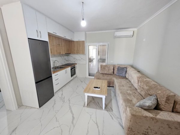 Durres, jepet me qera apartament 1+1+Aneks+Ballkon Kati 1, 300 € 