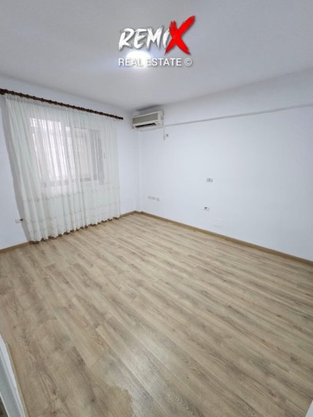 Durres, jepet me qera ambjent biznesi Kati 0, 45 m² 300 € 