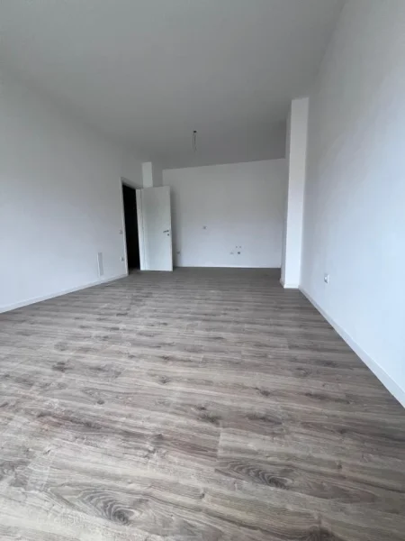 Tirane, shitet apartament 2+1+Ballkon Kati 6, 110 m² 95.000 € (Kamez)