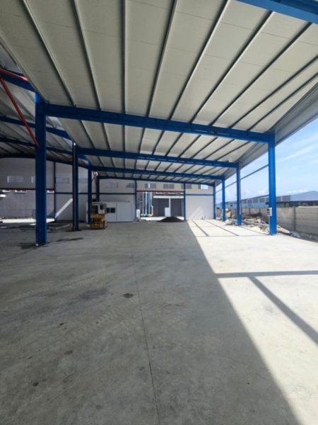 Durres, jepet me qera magazine Kati 0, 600 m² 1.500 € 
