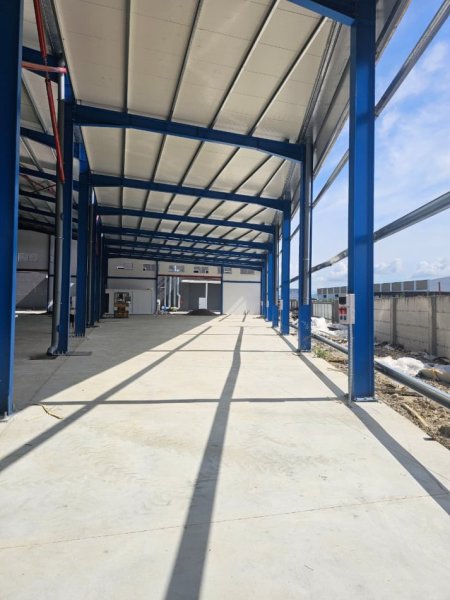 Durres, jepet me qera magazine Kati 0, 600 m² 1.500 € 