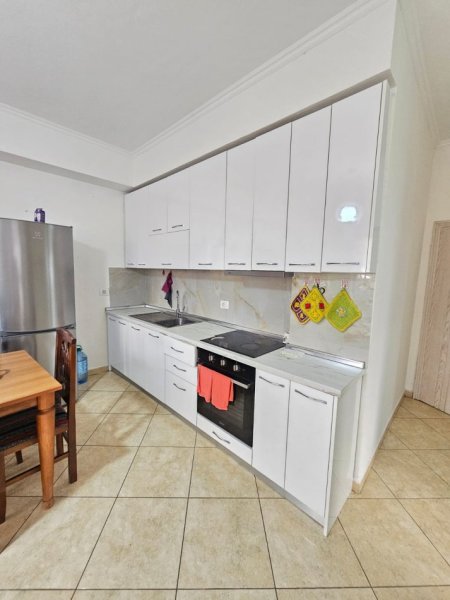 Durres, jepet me qera apartament 2+1+Aneks+Ballkon Kati 1, 110 m² 400 € 