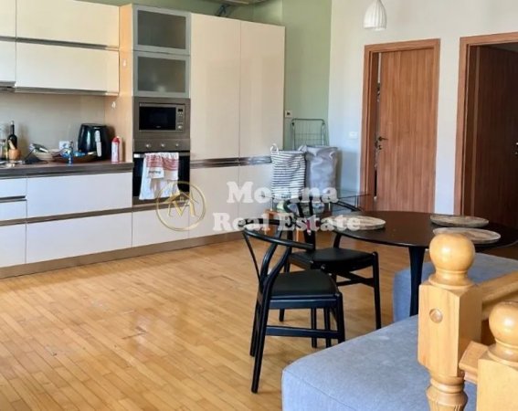 Tirane, jepet me qera apartament 2+1 Kati 1, 180 m² 1.000 € (Pallati Brigadave)