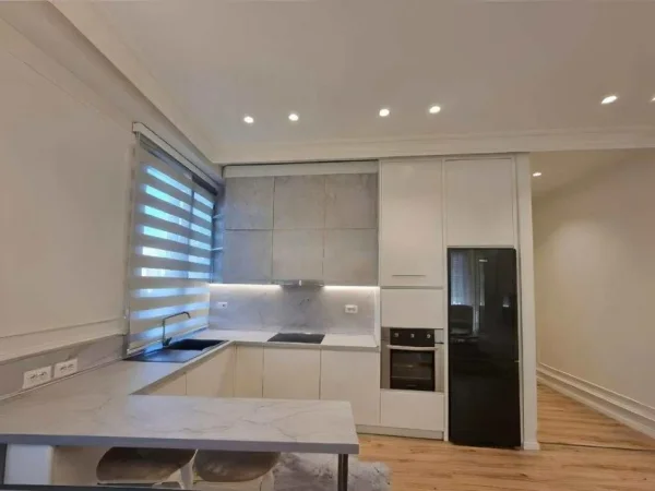 Tirane, jepet me qera apartament 2+1 Kati 3, 113 m² 1.500 € 