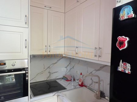 Shitet Apartament 1+1 Prane Eleonores, Kodra e Diellit, Tirane.