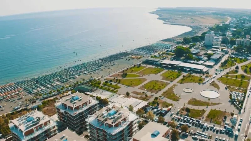 Velipoje, jepet me qera hotel , 900 m² 15.000 € (Velipoje)