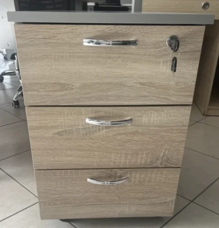 Tirane, shes Mobilje zyre 500 € - +355 68 483 0406