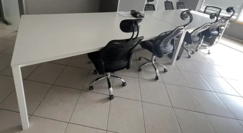 Tirane, shes Mobilje zyre 500 € - +355 68 483 0406