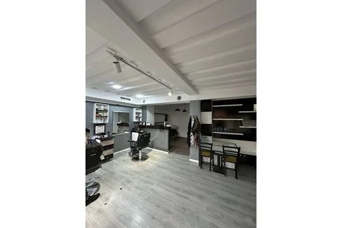 Tirane, shitet dyqan Kati 0, 53 m² 200.000 € 