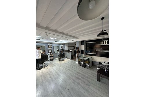 Tirane, shitet dyqan Kati 0, 53 m² 200.000 € 