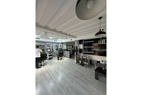 Tirane, shitet dyqan Kati 0, 53 m² 200.000 € 