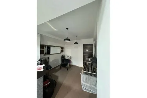 Tirane, shitet dyqan Kati 0, 53 m² 200.000 € 