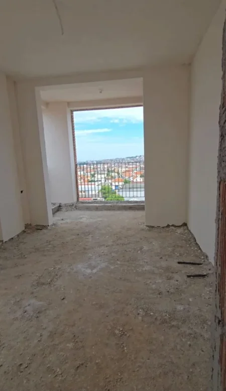 Tirane, shitet apartament 1+1 Kati 8, 75 m² 117.000 € (rruga siri kodra)
