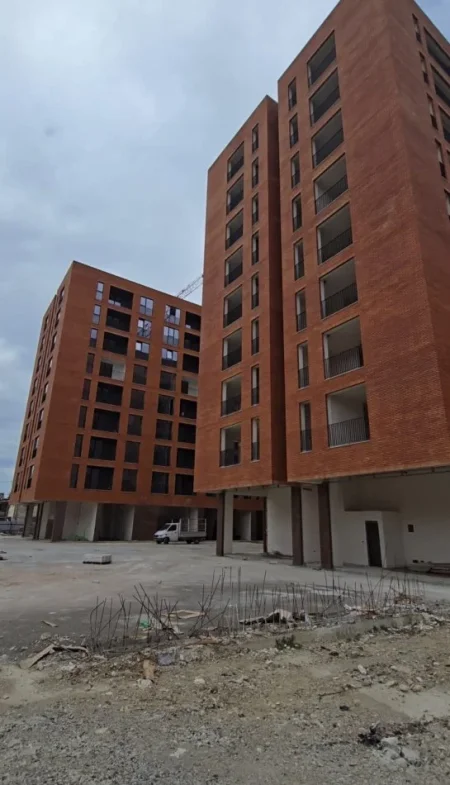 Tirane, shitet apartament 1+1 Kati 8, 75 m² 117.000 € (rruga siri kodra)